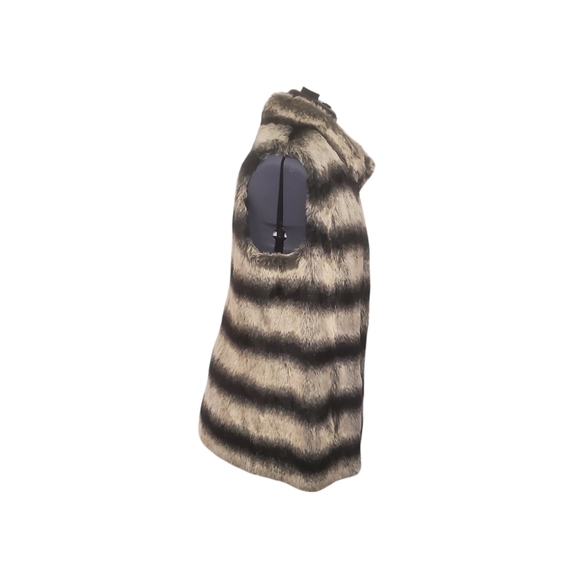 Rachel Zoe Women’s Plus Size 1X Faux Fur Vest Pockets Gray Stripe - Picture 2 of 6